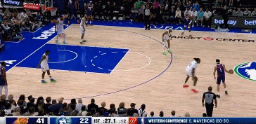 壮哉！布克运到最后一秒差点失误甩锅 比尔接锅稳稳命中！