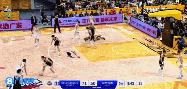 不给力啊！山西大比分落后 张宁造三分犯规却三罚全铁