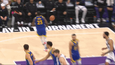 怎么就管不住这手？没人跟他抢 追梦自己摸球踩线出界