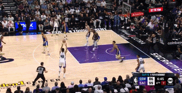 花了！基根-穆雷和哈里森-巴恩斯先后命中三分 库里踩线失误