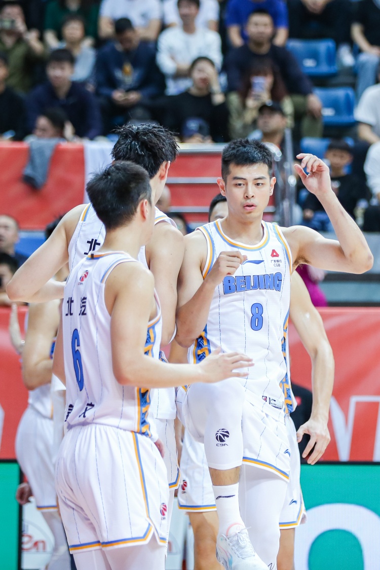 媒体人：北京有的人养了好几年 有的人养了一赛季 太多了 该走了