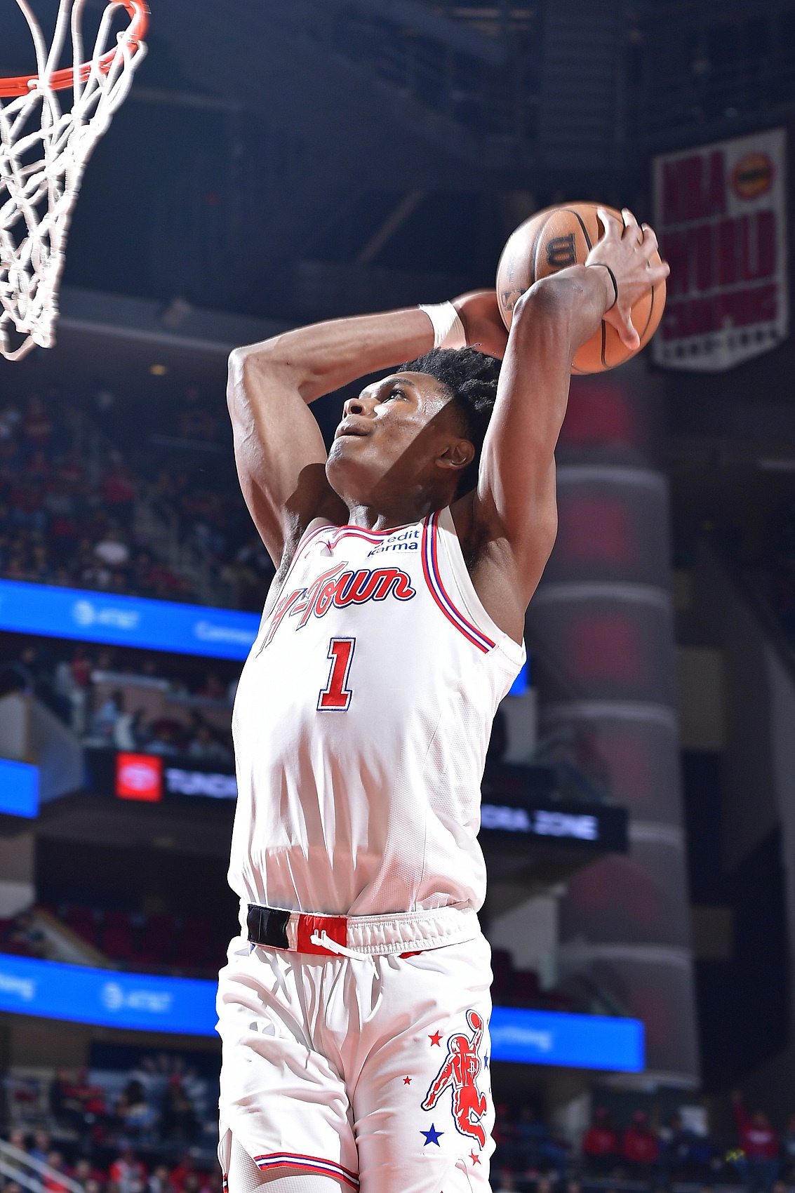 无限可能！阿门-汤普森9中8砍18分11板10助首获三双外加3断3帽