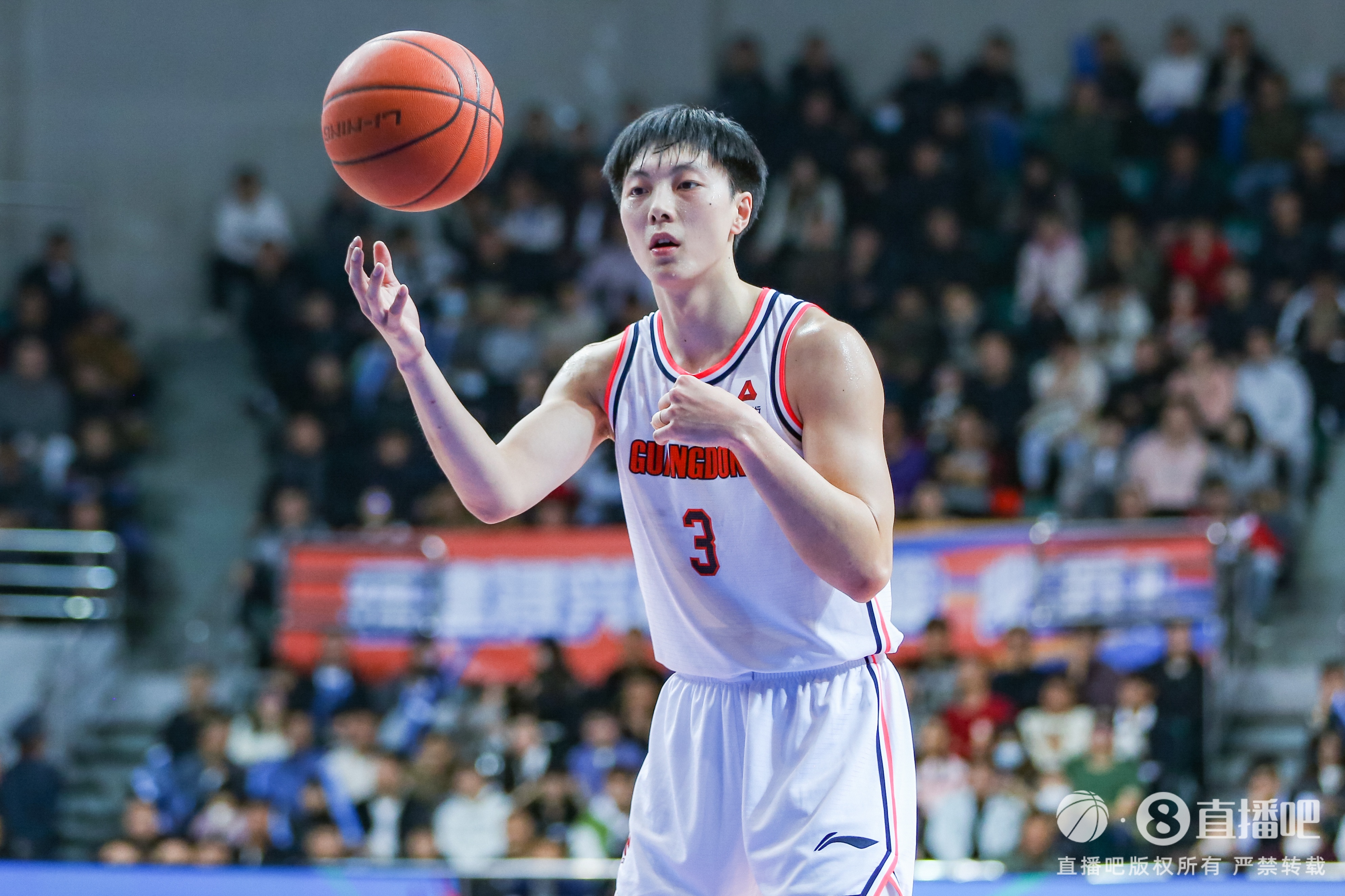 胡明轩：把季后赛级别的节奏和对抗带入到训练 要做好困难准备