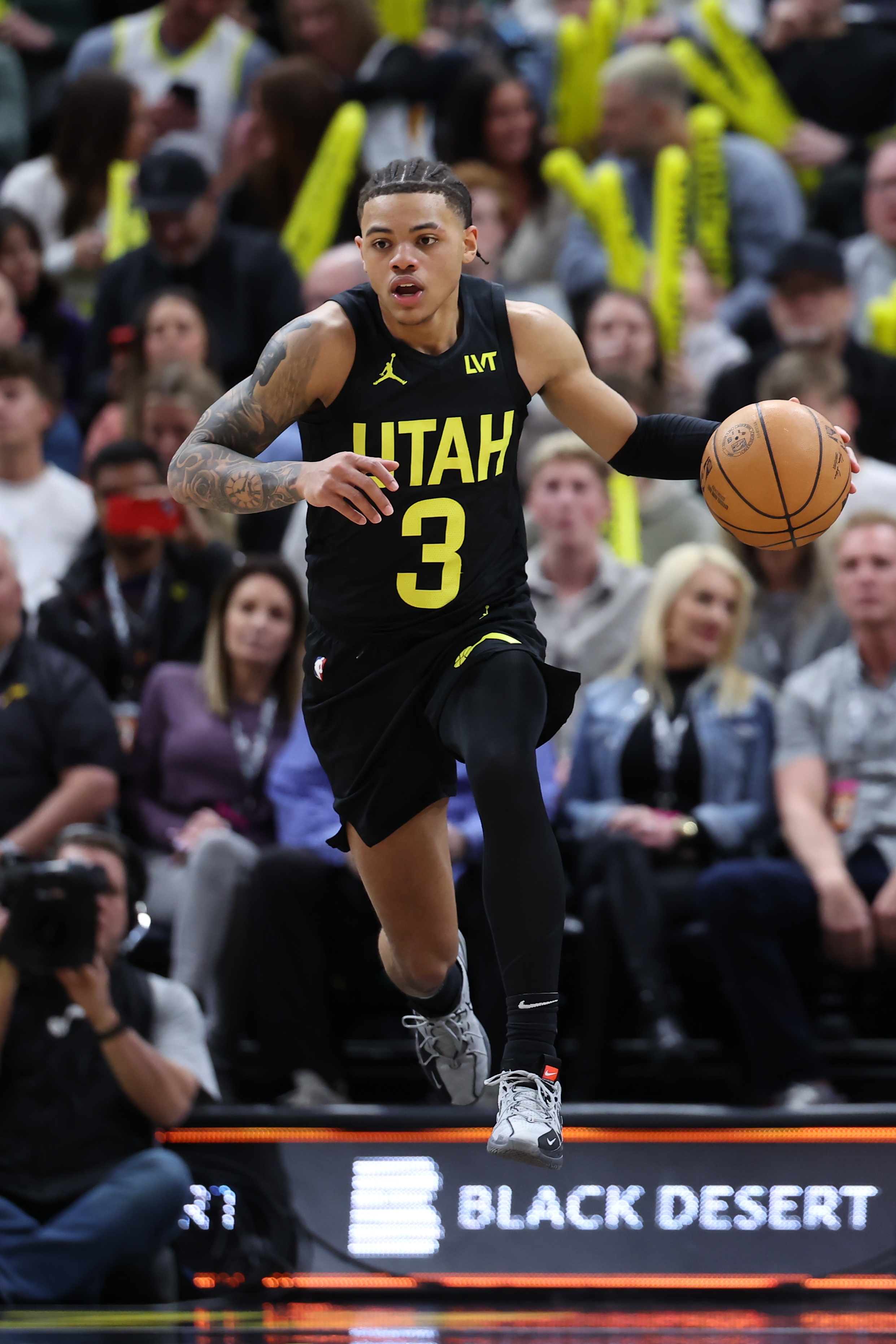 未来可期！基昂特-乔治11中8得到21分1板4助1帽 三分6中5