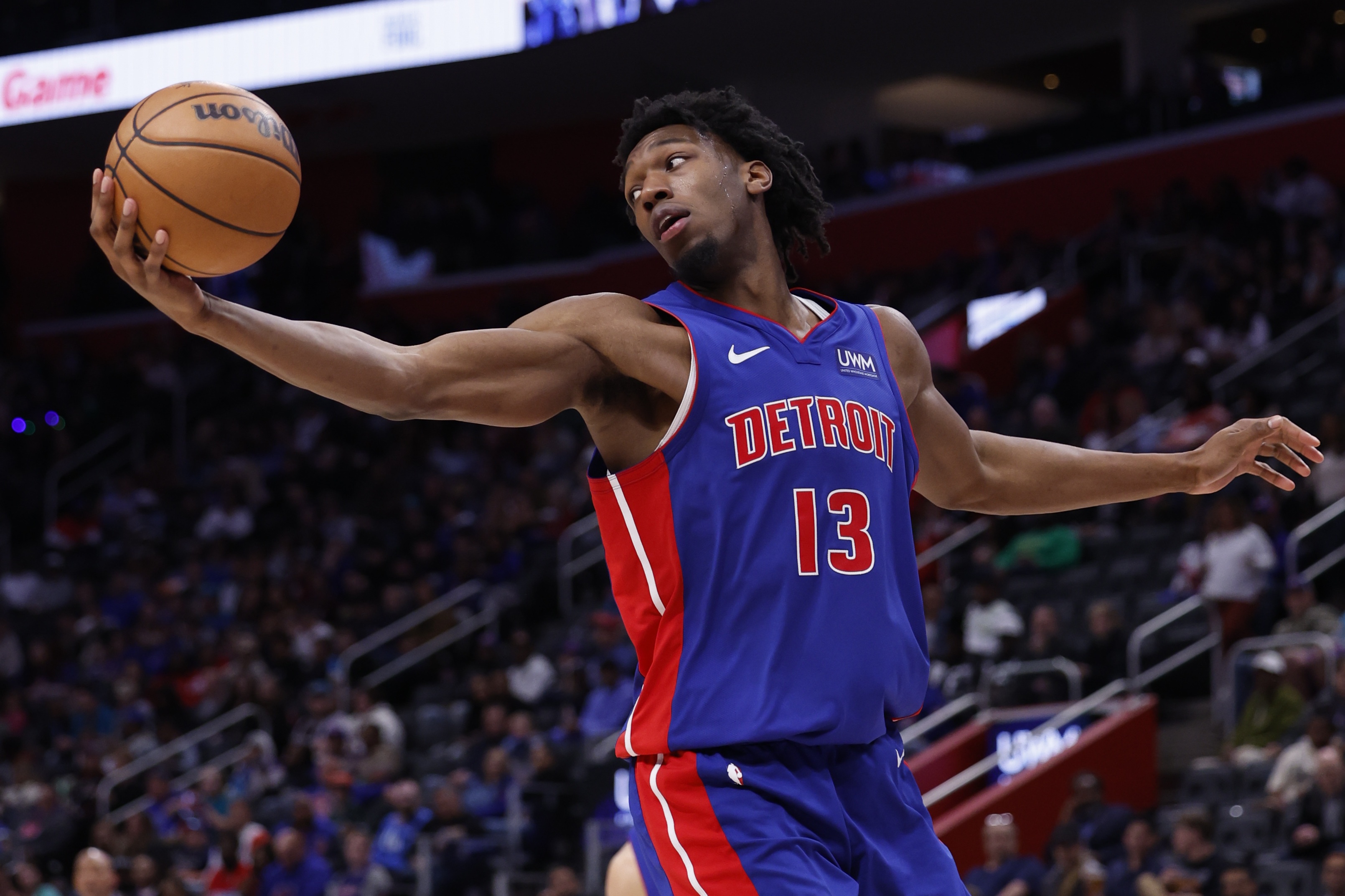 有拼劲但技术须锤炼！怀斯曼半场11中4拿10分11板2断&正负值-16