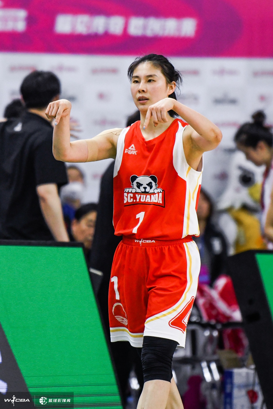 很稳！王思雨半场6中5贡献12分2助 正负值+4